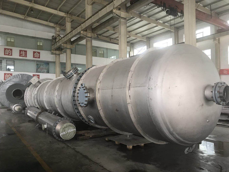 鈦大型蒸發(fā)器 - 車間實拍