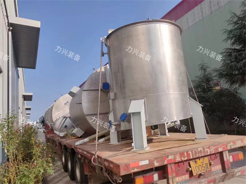 兩車共15臺鈦壓力容器設備發(fā)貨